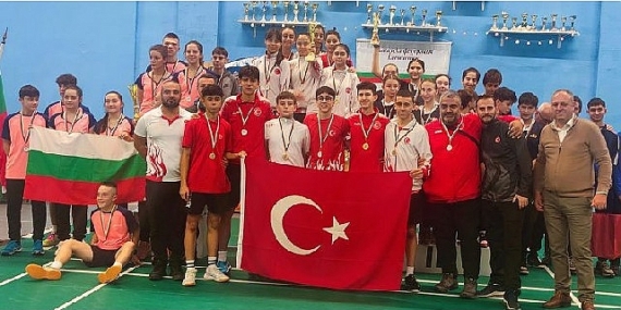 15 yaş altı badminton millilerimiz balkan şampiyonu oldu