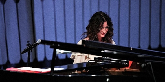 Anjelika Akbar'dan muhteşem konser