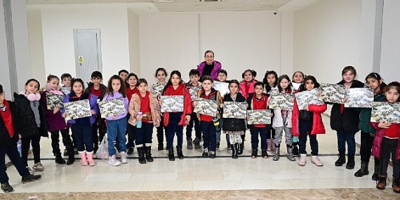 Bağcılar Belediyesi'nden depremzede çocuklara ücretsiz tiyatro oyunu