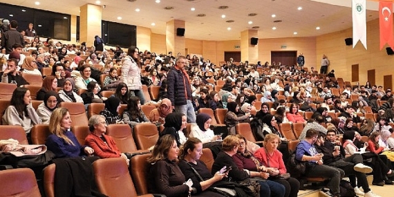 Büyükşehir'den KOÜ'lü gençlere anlamlı film gösterisi