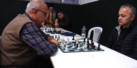 Dedeler ve torunlar satrançta yarıştı