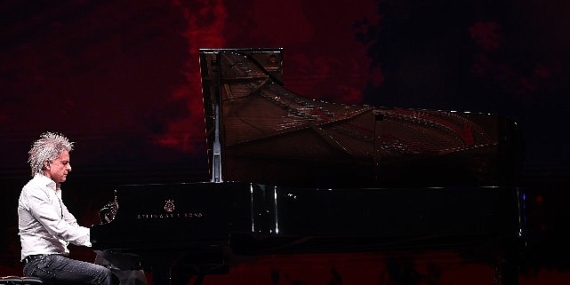 Havasi'den Antalya'da unutulmayacak konser