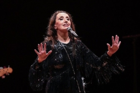 İş Sanat'tan Luz Casal Geçti