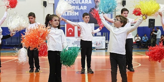 Özel Çocukların Gösterisi alkış aldı