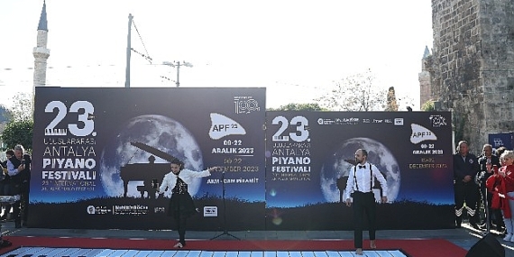 Piyano sihirbazları Antalya ve Alanya'da gösteri yaptı