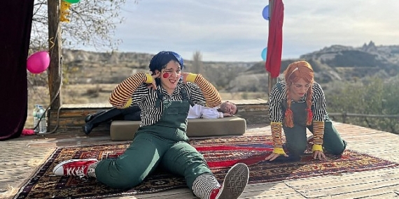 Şehir Tiyatrosu oyuncuları özel çocuklar için sahne aldı