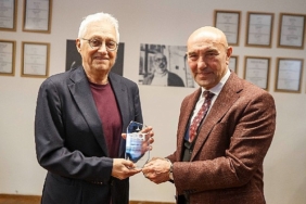 Tarihi Havagazı Fabrikası, Süreyya Berfe ve Orhan Koloğlu'nun kişisel kütüphanelerine ev sahipliği yapıyor