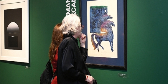 Baskı resminin duayenlerinde renkler ve izler Galeri cennette kapılarını azaldı