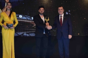 gold-faces-of-turkey-awards-sahipleriyle-bulustu.jpg