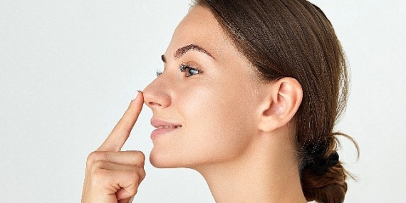 Güzelliğinizle bütünleşen estetik dokunuşlar