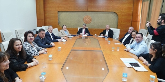 İzmir'in iki köklü kurumu Voleybol'da güçlerini birleştirdi
