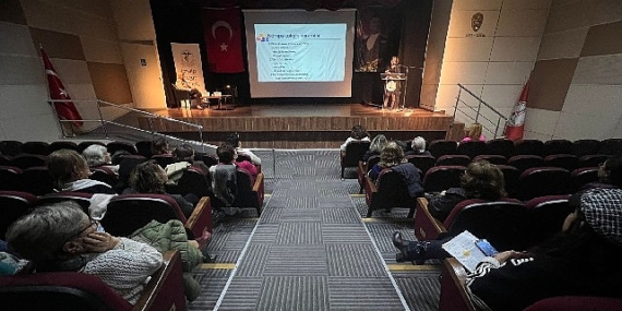 Karşıyaka sağlık söyleşilerinde otizm konuşuldu