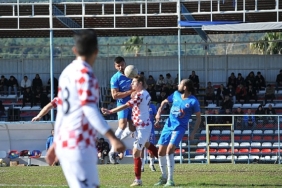 kemer-belediye-spor-evinde-dolu-dizgin.jpg