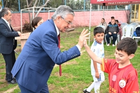 kemer-belediyesi-futbol-okulunda-formalar-dagitildi.jpg