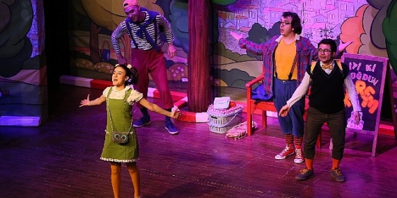 Mutluluk Denince Akla Tiyatro Oyunu Muğla'da Çocuklarla Buluştu