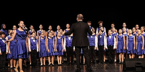 Nilüfer Çocuk ve Gençlik Korosu'ndan yeni yılın ilk konseri