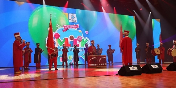 Şivlilik çocuk bayramı’nda fener alayı coşkusu yaşandı