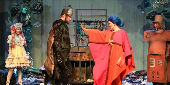 uc uc ve arkadaşların çöpsüz dünya hayali sahnede