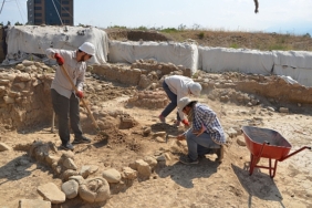 yesilova-ve-yassitepe-kazilari-gecmise-isik-tutmaya-devam-ediyor.jpg