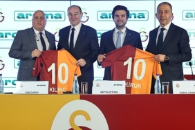 aroma-galatasaray-ile-resmi-su-sponsorlugu-anlasmasini-yeniledi.jpg
