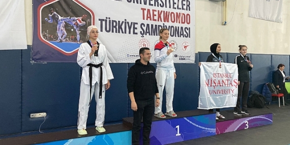DEÜ'lü Tekvandocu Türkiye şampiyonasından Gümüş madalya ile döndü