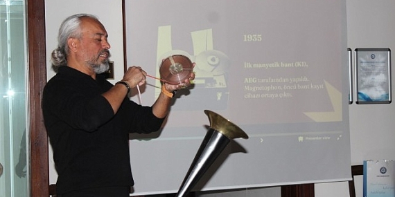 EÜ Etnografya Müzesinde ses kayıt cihazlarına tarihi yolculuk