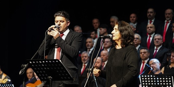 Gaziemir'de türkü gecesi