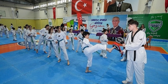 Gaziemir'in taekwondocularından kuşak mücadelesi