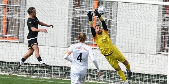 Nilüfer şampiyonluğa koşuyor