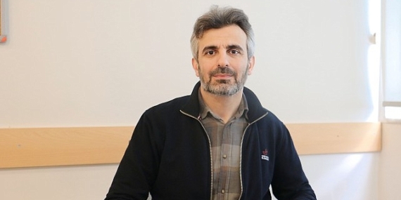 Sanal ortam Türkçe'nin yozlaşmasına neden oldu! Gençlerin 'tmm', 'nbr', 'tşk' ve emojilerle yazışması giderek artıyor!