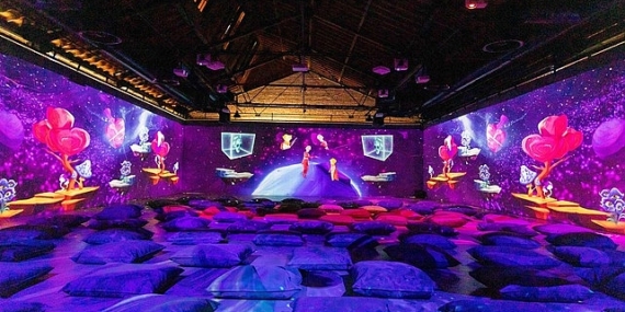 Sevginin ve dostluğun ikonik hikayesi Küçük Prens gösterisi Fişekhane'de devam ediyor