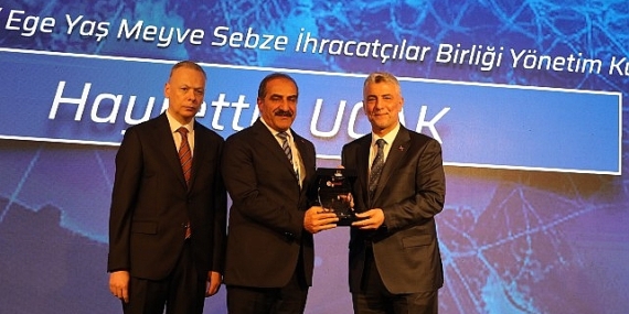 Türkiye'nin en iyi UR-GE Projesine Egeli yaş meyve sebze ihracatçıları imza attı