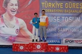 u-17-kadinlar-turkiye-gures-sampiyonasinda-gumus-madalya-kazanan-celik-milli-takima-secildi.jpg