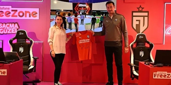 Vodafone Freezone, Fut Esports Ana Sponsorluğunu Bir Yıl Daha Uzattı