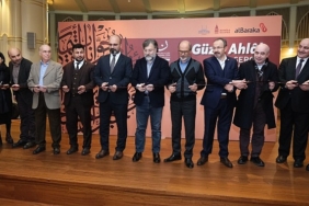 albaraka-turk-guzel-ahlak-hat-sergisi-acildi.jpg