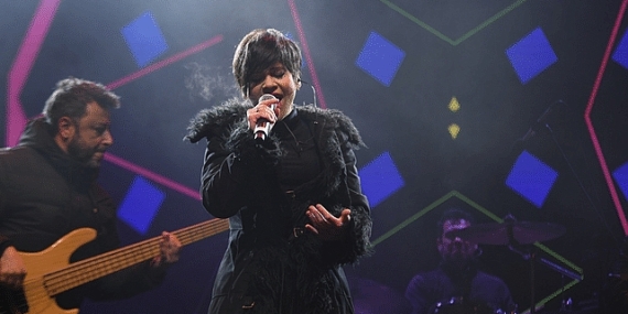 Aydilge şarkıları ve enerjisi ile Bursa'yı salladı