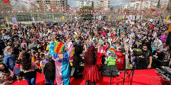 Bayraklılı çocuklar şenlikte buluştu
