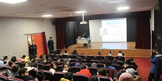 Bilgi Evleri'nde Gençlerle Baş başa Sohbetleri Devam Ediyor