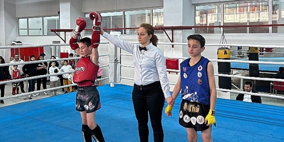 Canikli Sporculardan Gövde Gösterisi