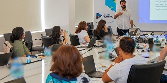 'Dijitalde Hayat Kolay' projesi yeni döneminde de kadınları dijital dünyaya hazırlıyor
