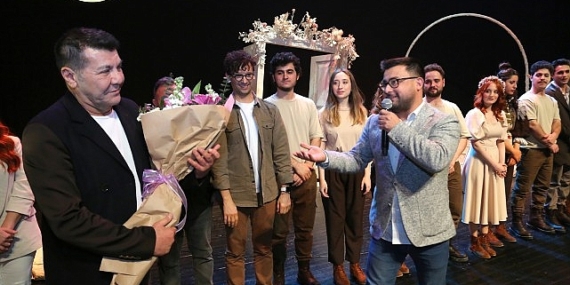 “Düş Oyunu" Sefaköy Kültür Merkezi'nde 'Gala' Yaptı