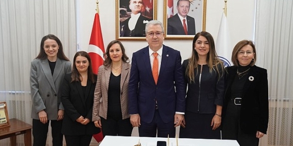 Egeli akademisyenler kadına yönelik şiddet konusunda sağlık profesyonellerini eğitecek