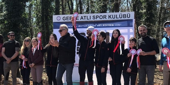 En dayanıklı atlar 120 km'lik parkurda yarıştı