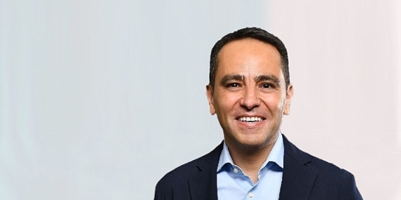 KAREL'de Bayrak Değişimi