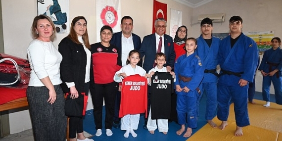Kemer Belediyesi'nden judoculara malzeme desteği