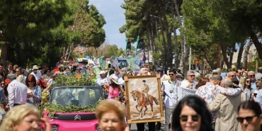 13-alacati-ot-festivali-milyonlari-agirladi.jpg