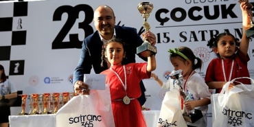 23-nisan-satranc-turnuvasi-sona-erdi.jpg