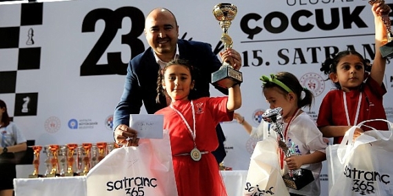 23 Nisan Satranç Turnuvası sona erdi