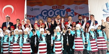 23-nisan-ulusal-egemenlik-ve-cocuk-bayrami-bagcilar-belediyesi-tarafindan-duzenlenen-bir-festivalle-coskuyla-kutlaniyor.jpg