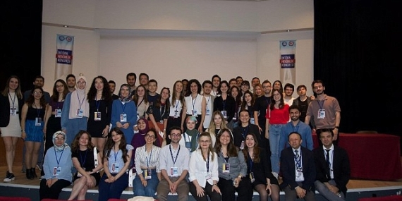 EÜ “1.Uluslararası, 4. Ulusal İntörn Hekimlik Kongresi" 600 intörn hekim bu kongrede buluştu